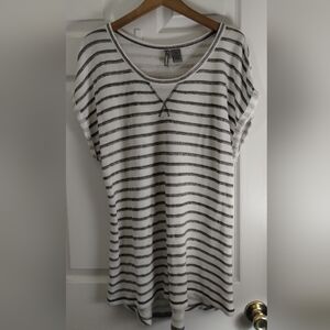 New Directions White & Gray Striped Scoop Neck Short Sleeve Top (A1)